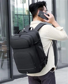 תיק גב למחשב נייד בעל קיבולת גבוהה